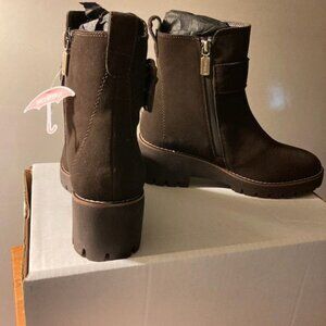 New with box. Blondo Dagger Leather Lug Boot in Chocolate - size 7 1/2